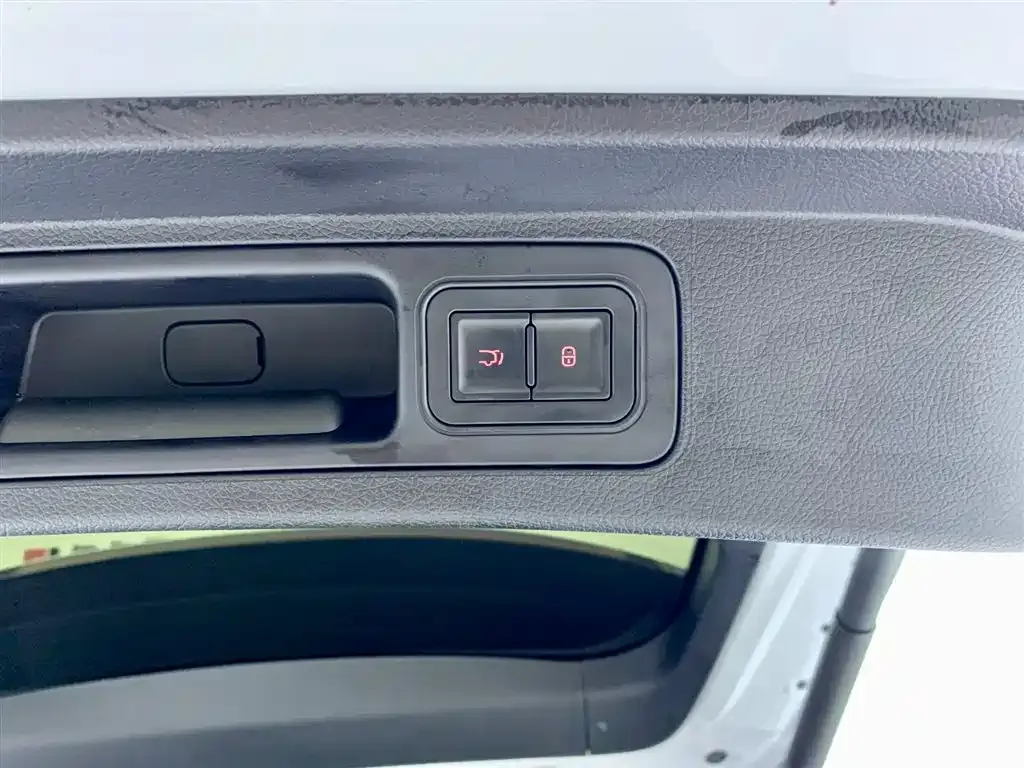 BYD PLUS New Energy — фото 10
