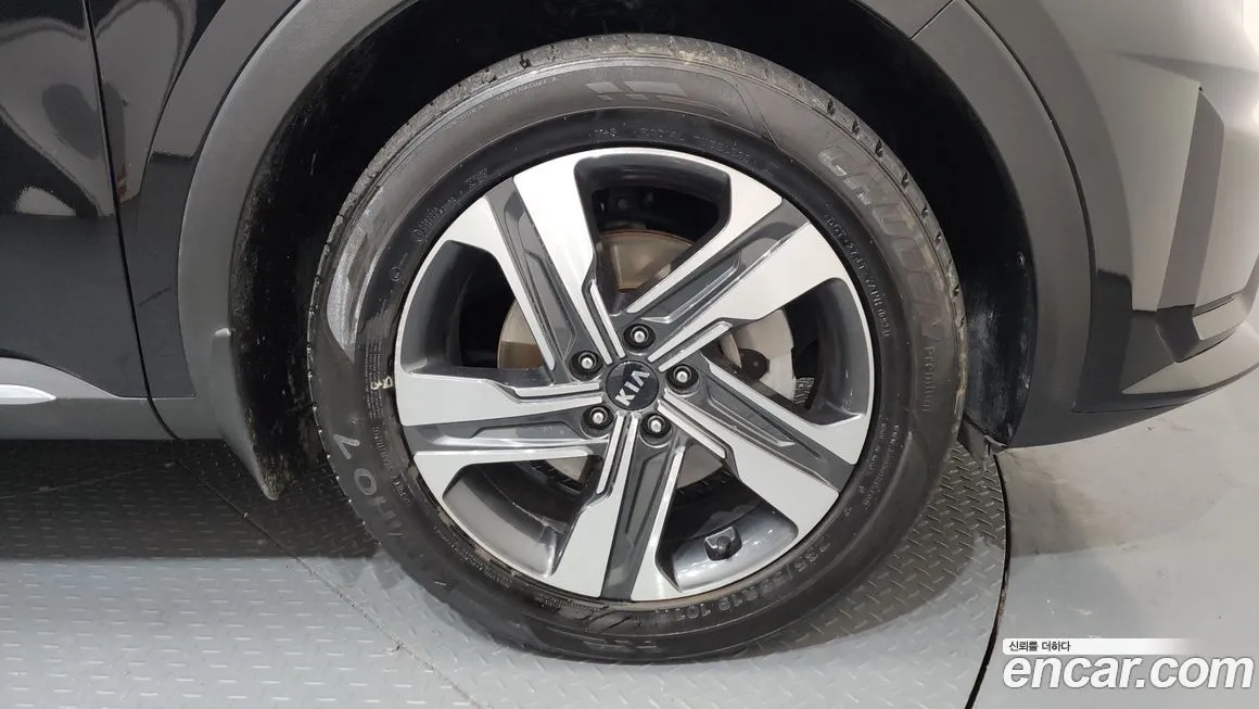 Kia Sorento — фото 8