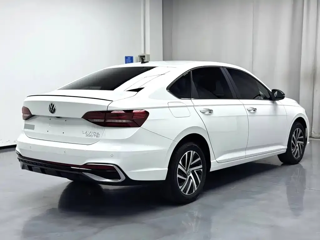 Volkswagen Lavida 2023 из CN, фото 3