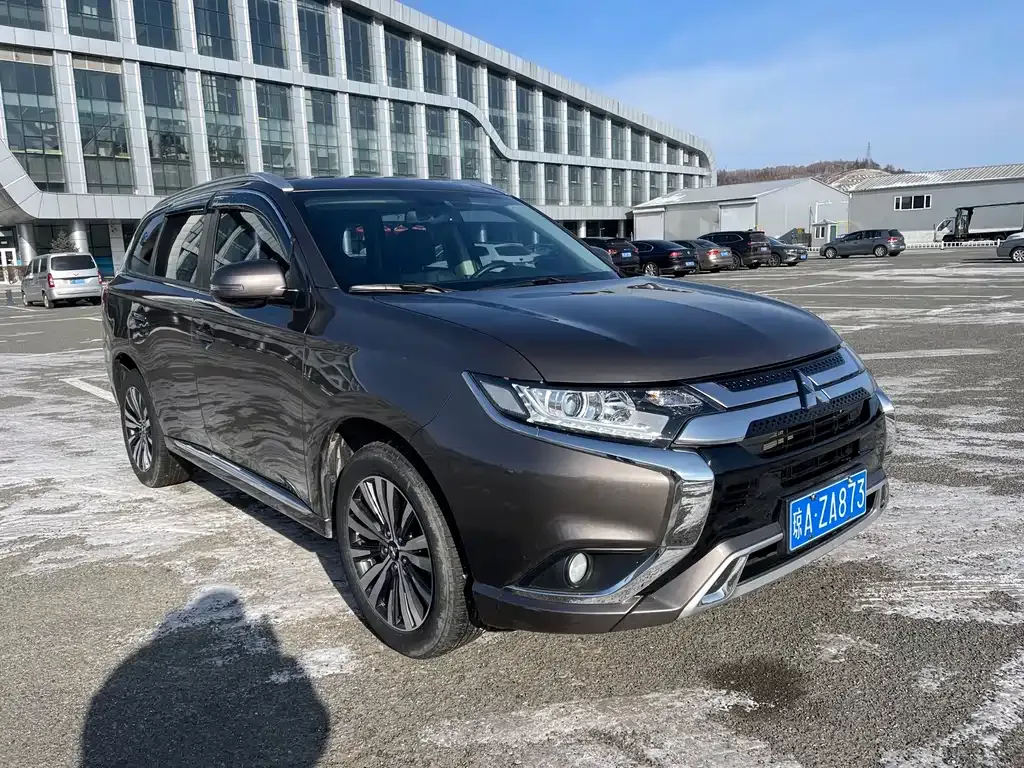 Mitsubishi Outlander 2022 из CN, фото 9