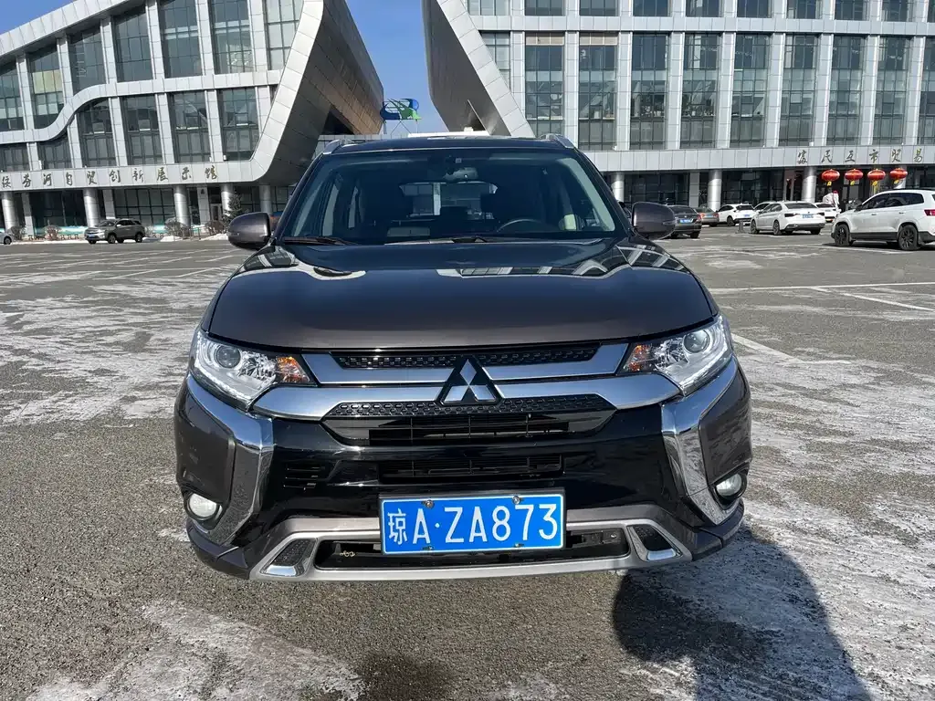 Mitsubishi Outlander 2022 из CN, фото 5