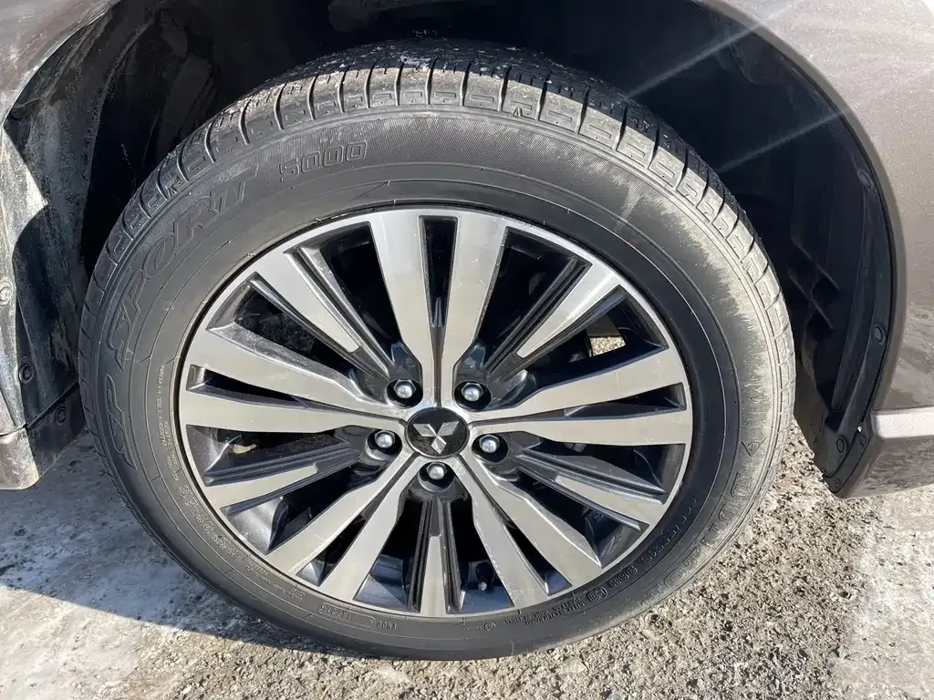 Mitsubishi Outlander 2022 из CN, фото 10