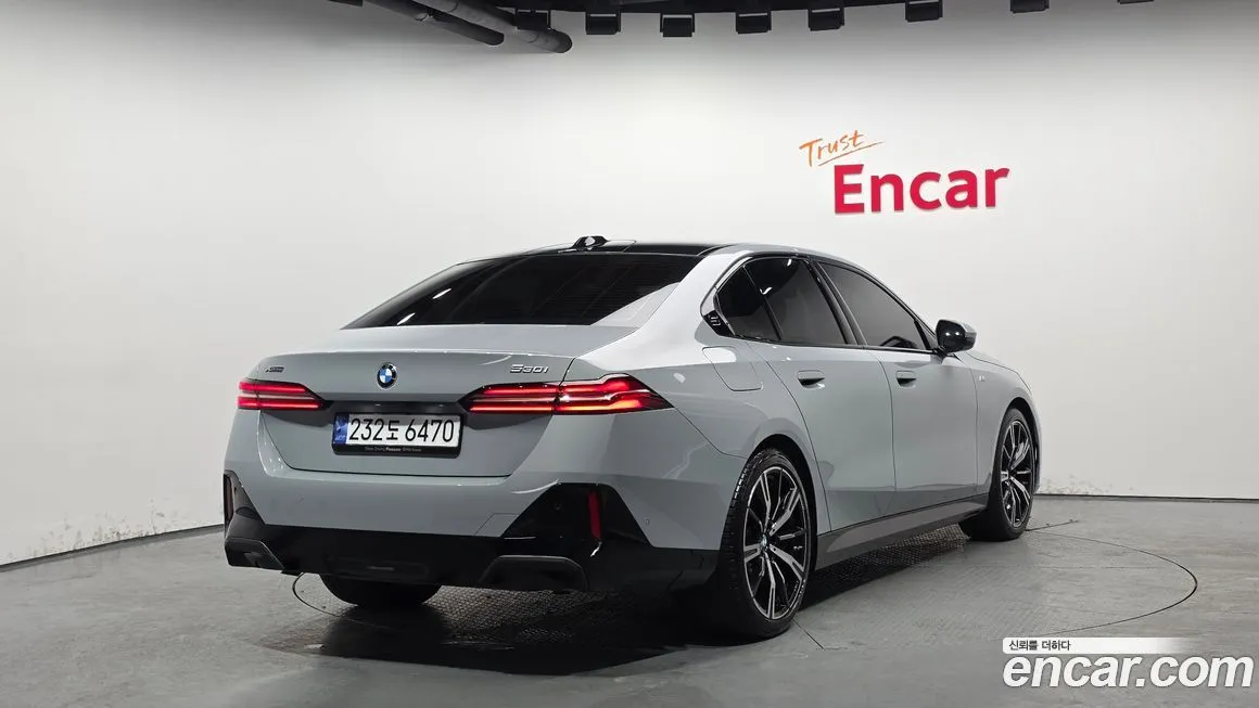 BMW 5-Series 2024 из KR, фото 2