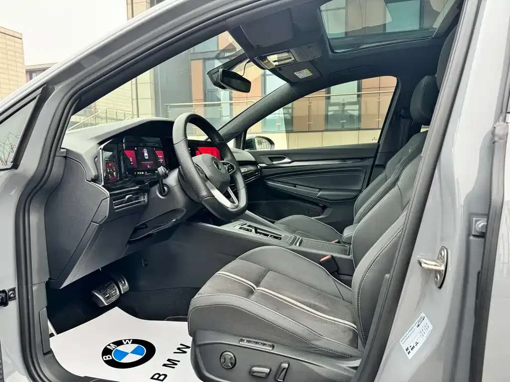 Volkswagen Golf 2022 из CN, фото 3