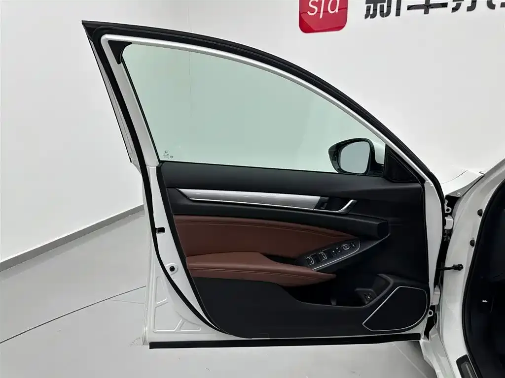 Honda Inspire — фото 6
