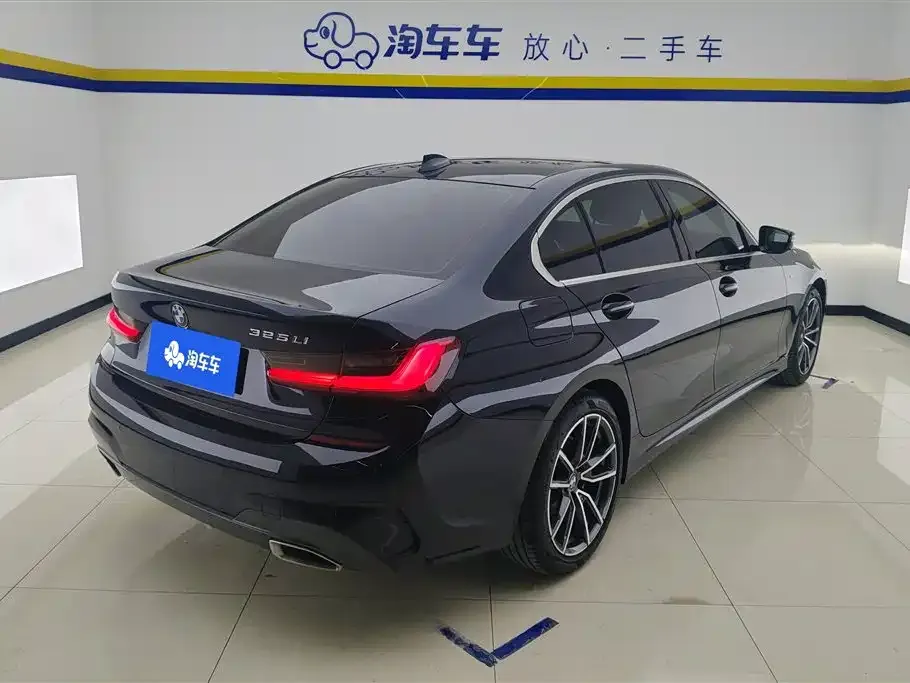 BMW 3 Series 2021 из CN, фото 2
