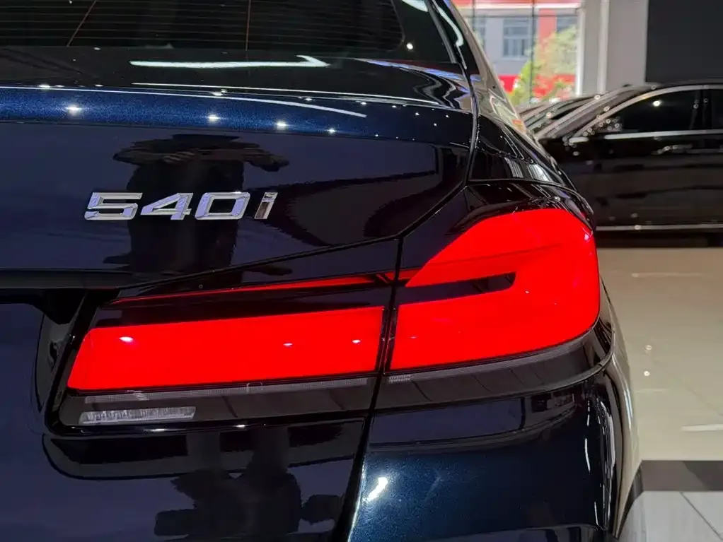 BMW 5 Series (Import) 2023 из CN, фото 2