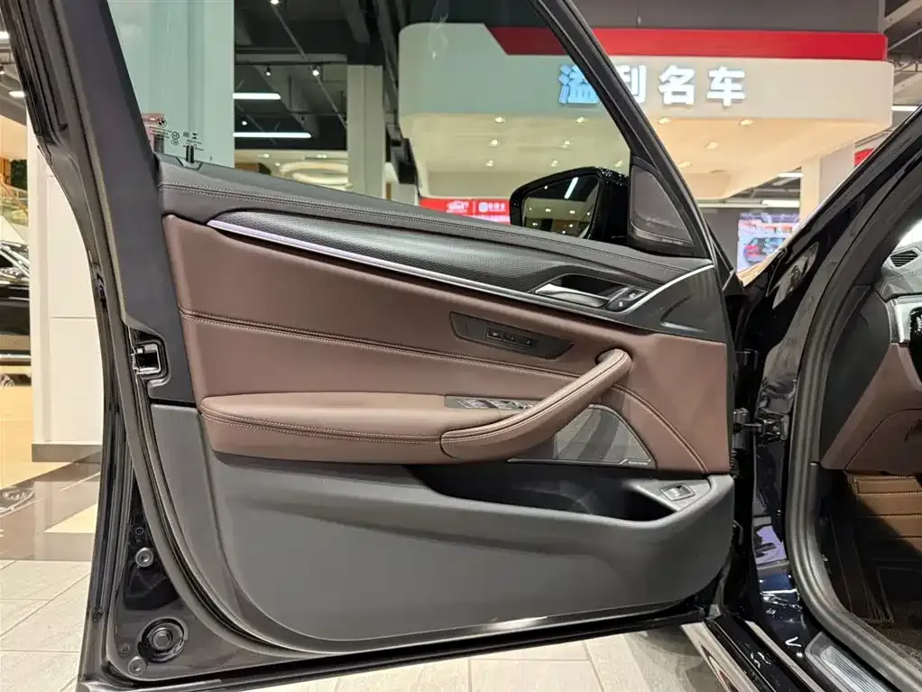 BMW 5 Series (Import) 2023 из CN, фото 8