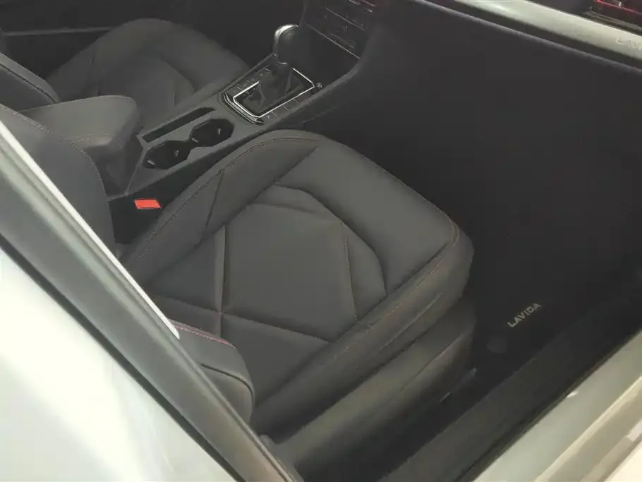 Volkswagen Lavida 2024 из CN, фото 4