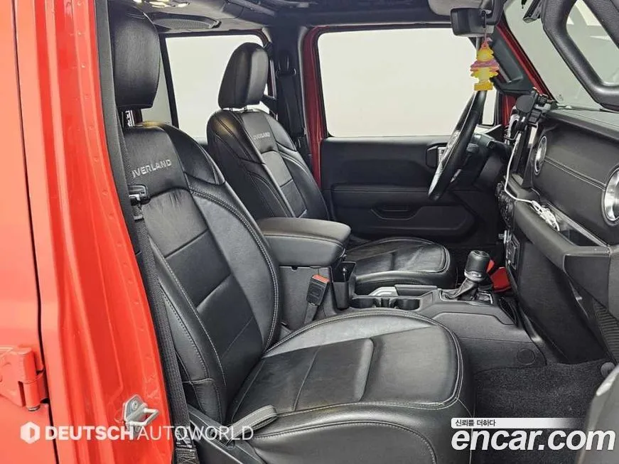 Jeep Wrangler — фото 10