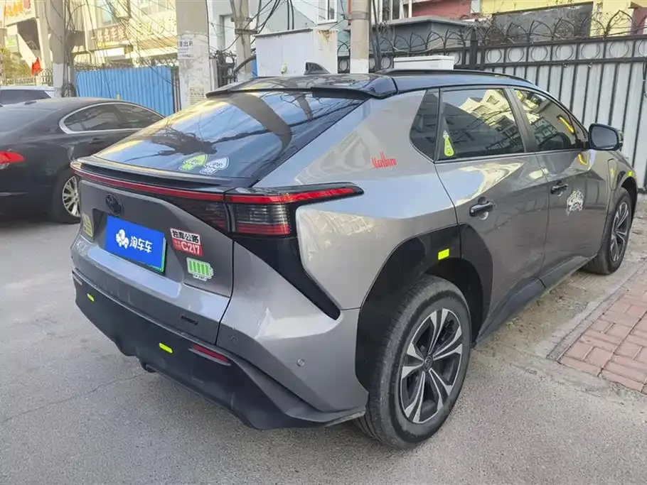 Toyota bZ4X 2022 из CN, фото 8