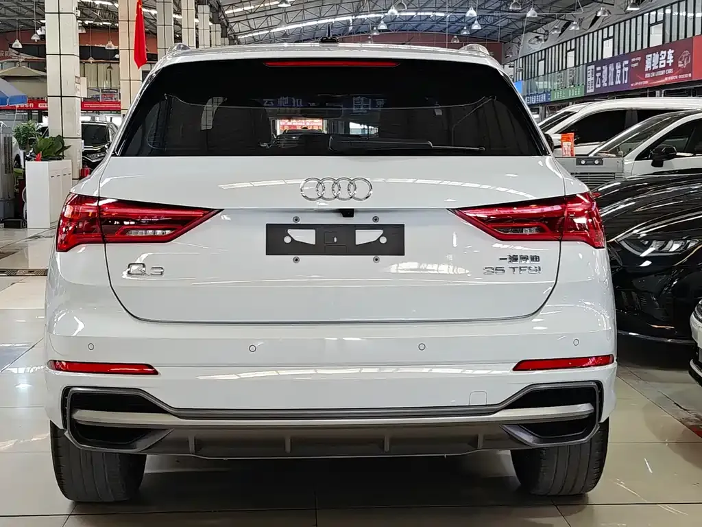 Audi Q3 — фото 10