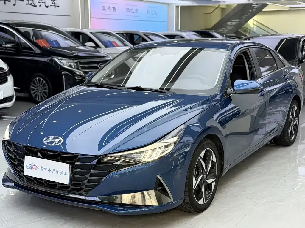 Hyundai Elantra 2023 из CN, фото 1