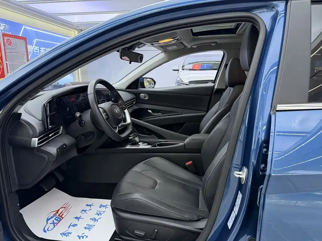 Hyundai Elantra 2023 из CN, фото 3