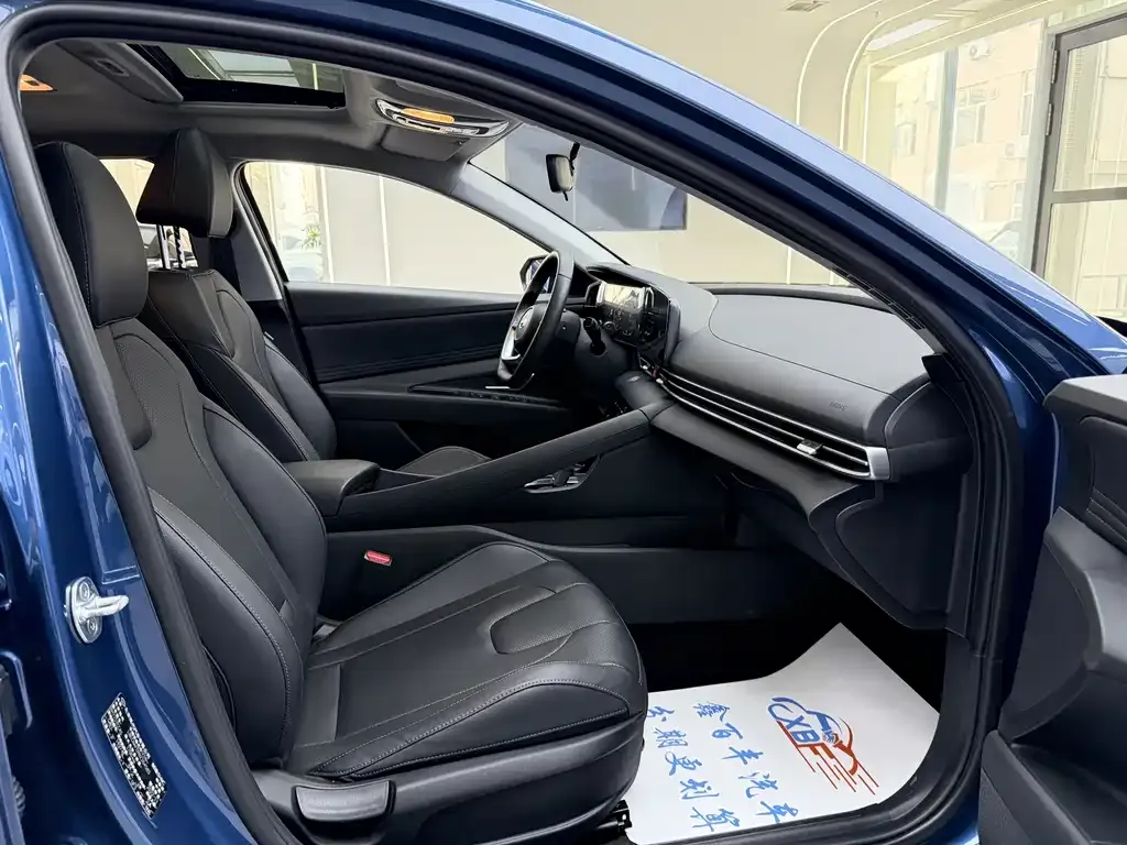 Hyundai Elantra 2023 из CN, фото 8