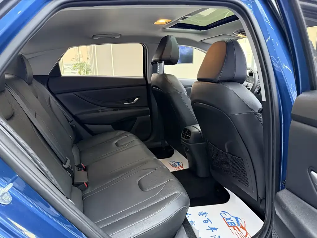 Hyundai Elantra 2023 из CN, фото 5