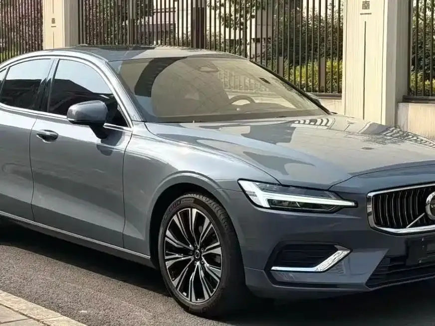 Volvo S60 2022 из CN, фото 10
