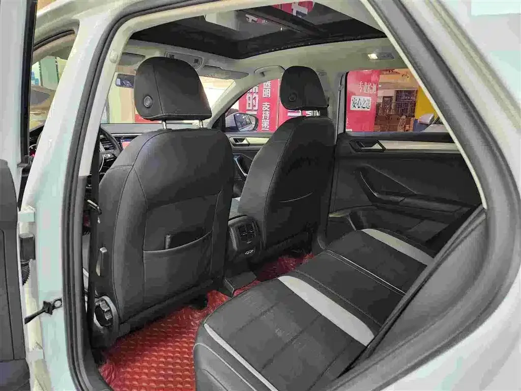 Volkswagen T-Roc 2022 из CN, фото 2