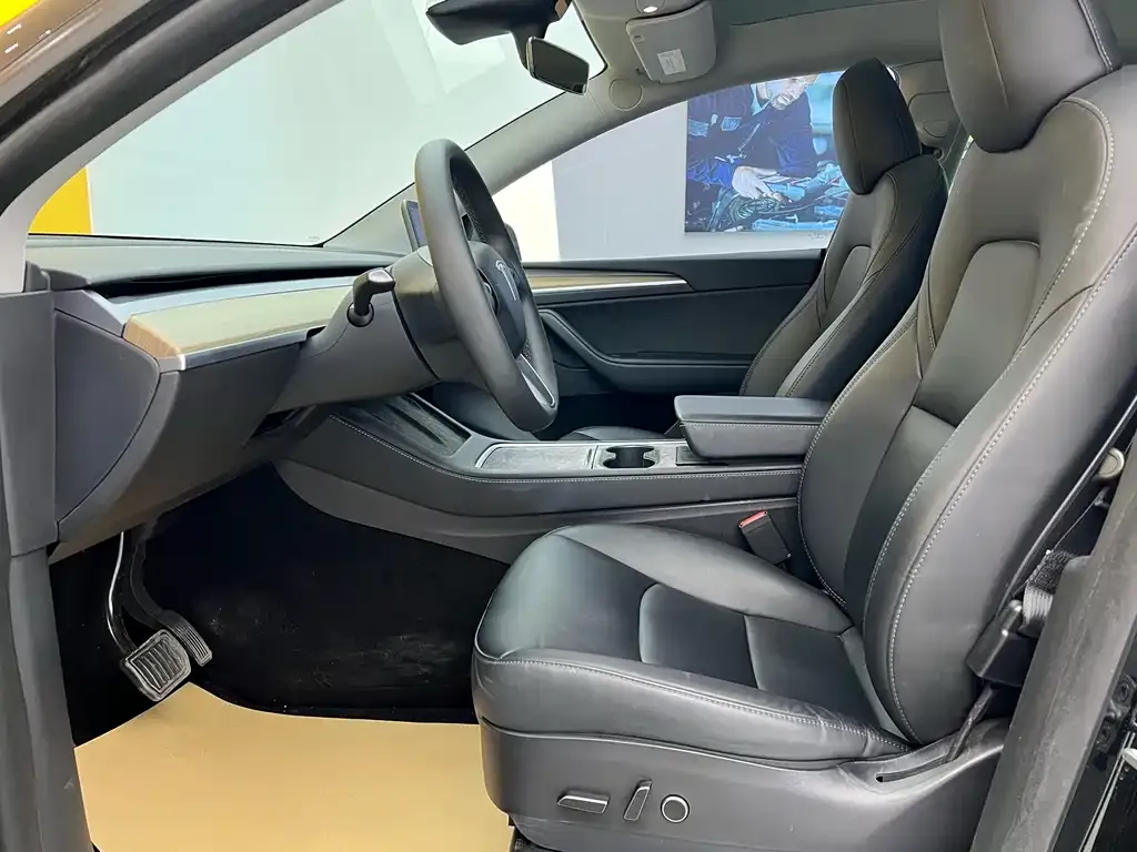 Tesla Model Y 2023 из CN, фото 5