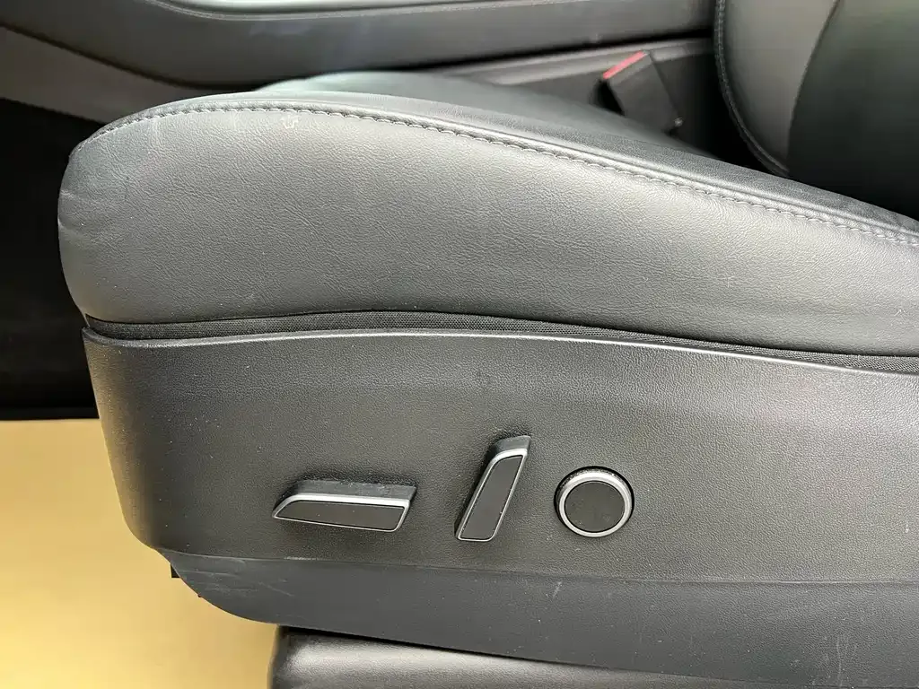 Tesla Model Y 2023 из CN, фото 8