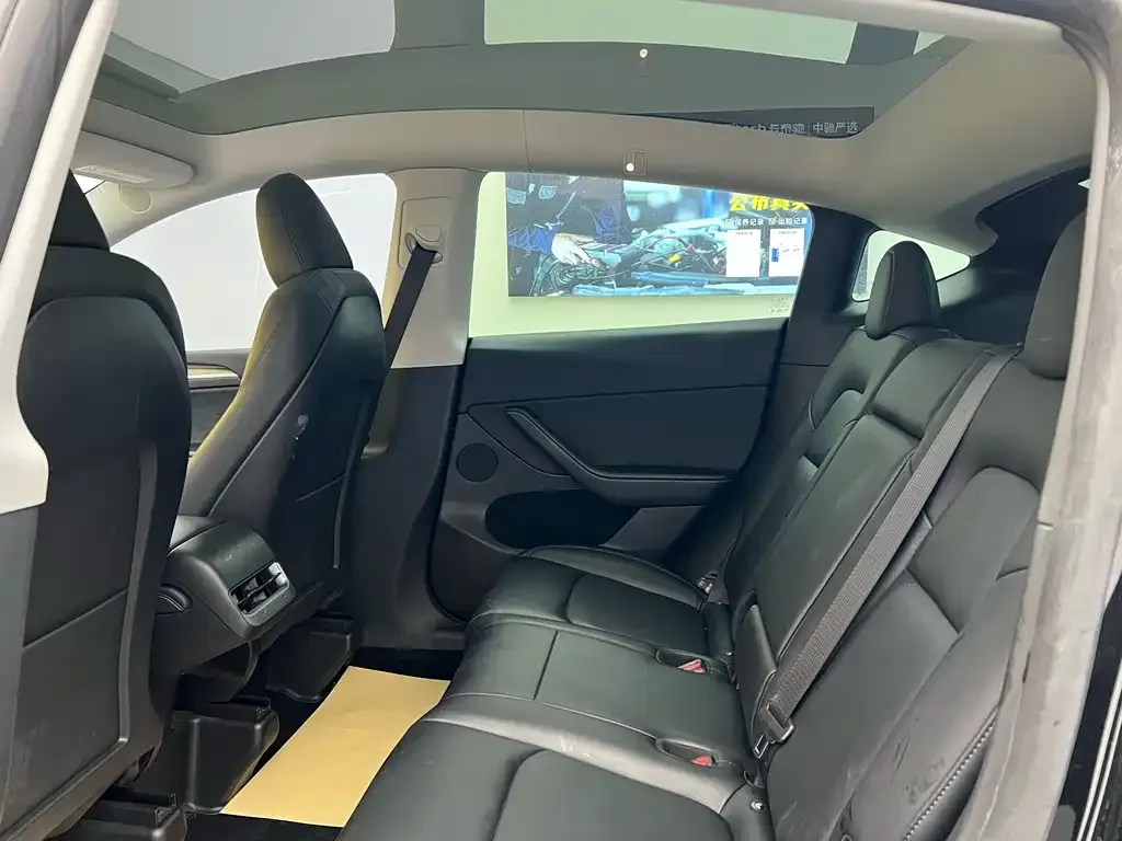 Tesla Model Y 2023 из CN, фото 10