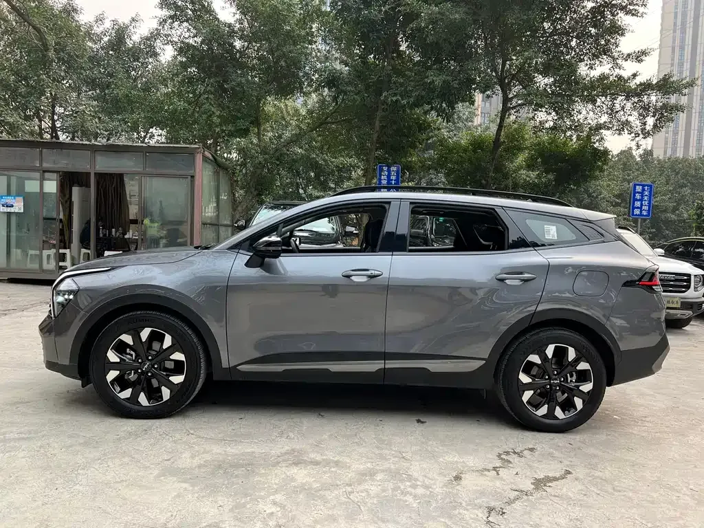 Kia Sportage 2023 из CN, фото 8