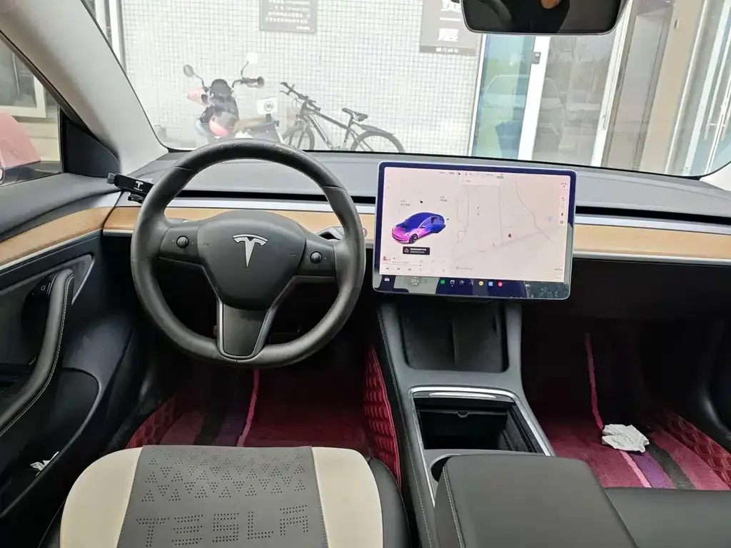 Tesla Model 3 — фото 6