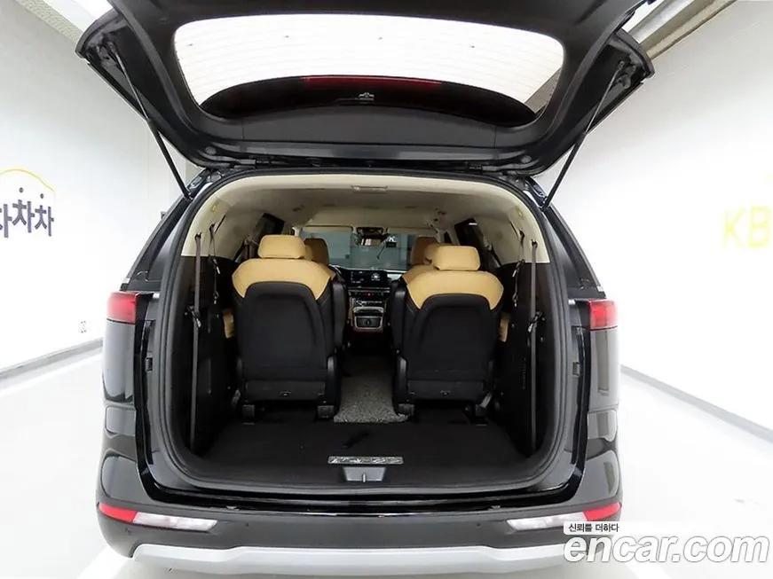 Kia Carnival — фото 2