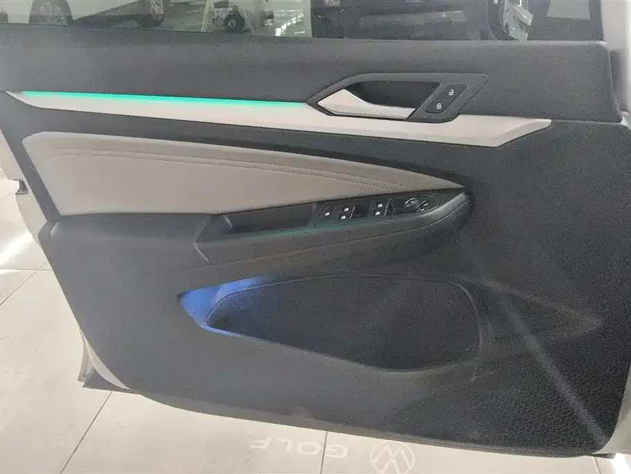 Volkswagen Golf 2025 из CN, фото 7