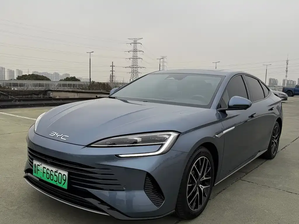 BYD Seal — фото 1