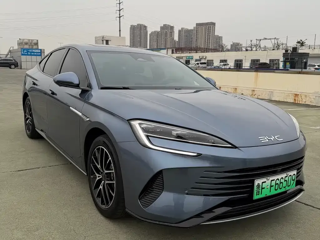 BYD Seal — фото 9