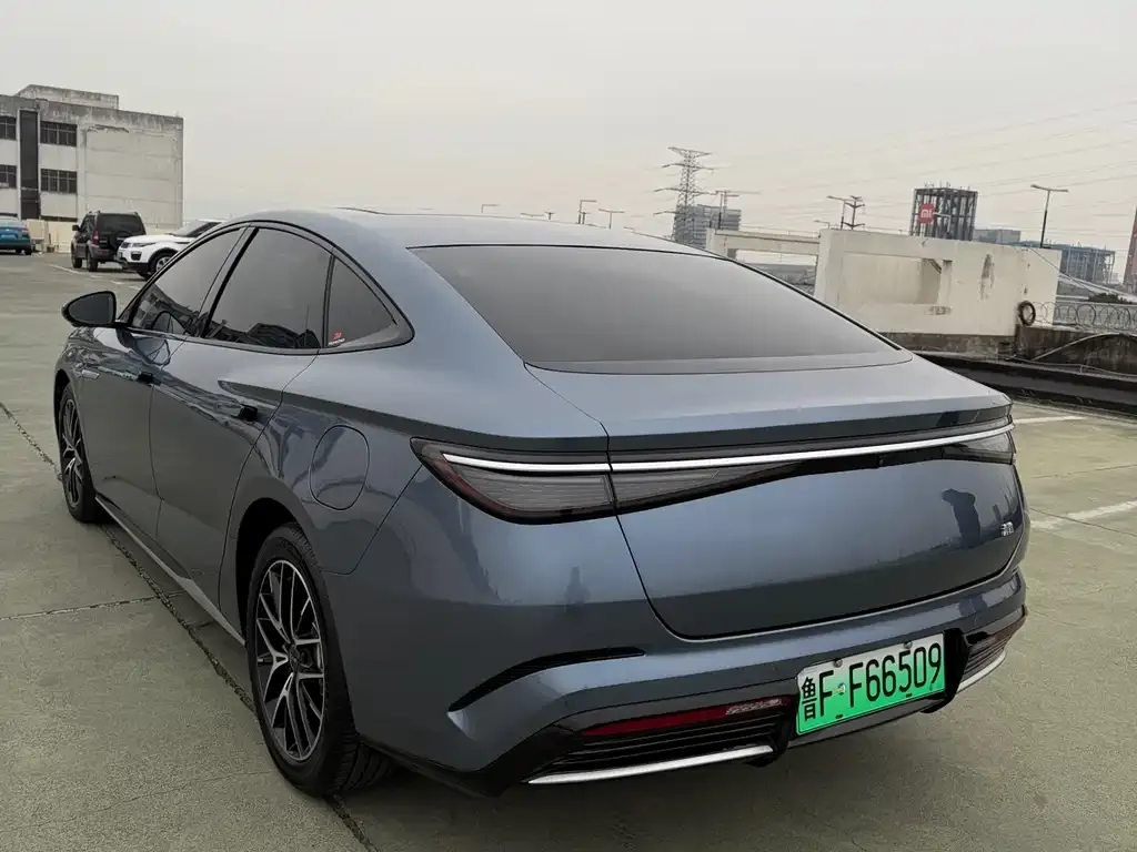 BYD Seal — фото 2