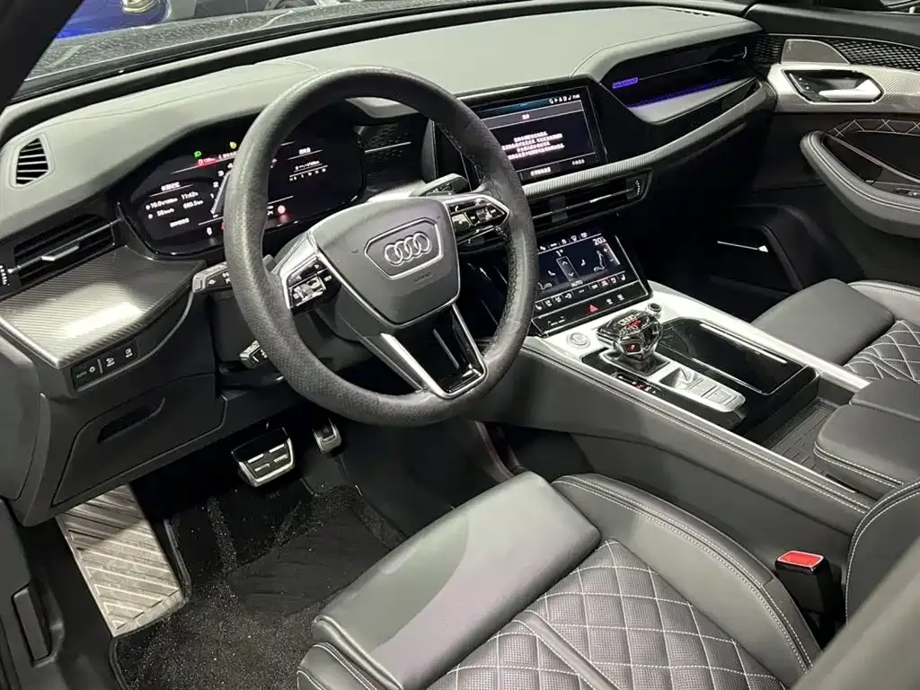 Audi Q6 2024 из CN, фото 8