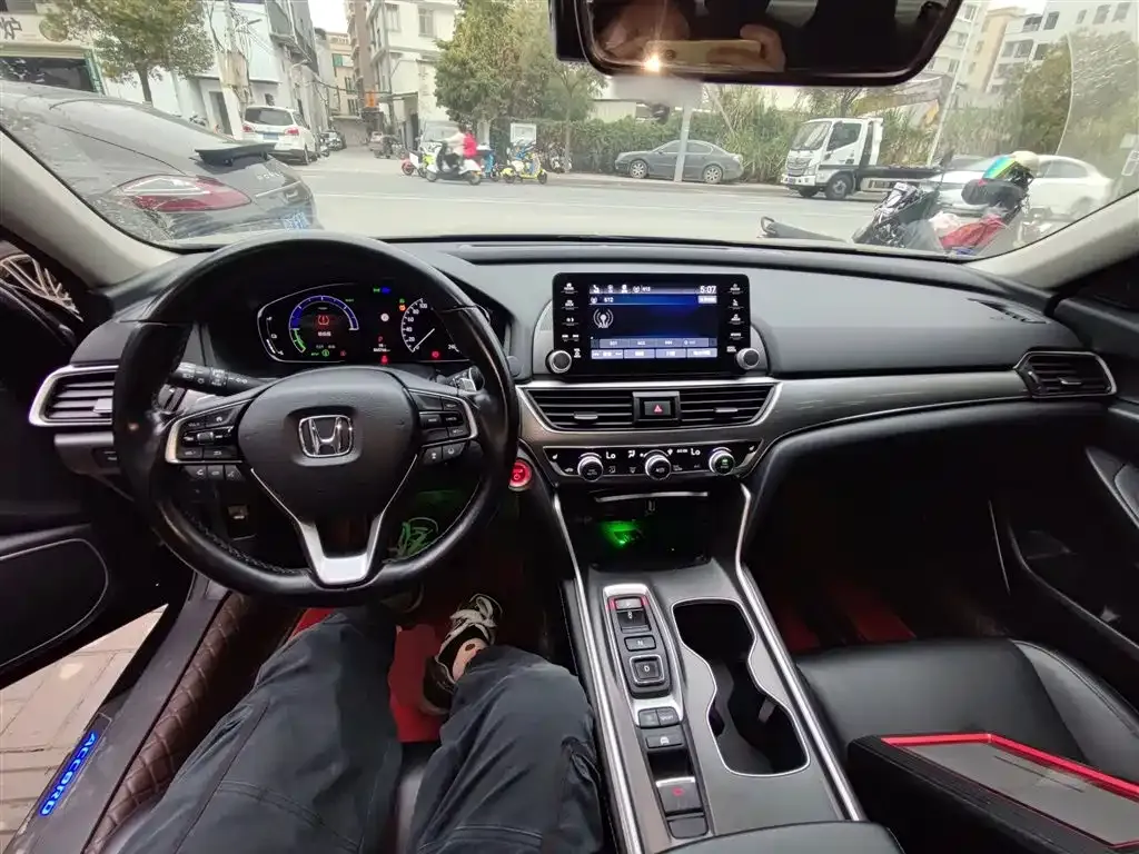 Honda Accord — фото 5