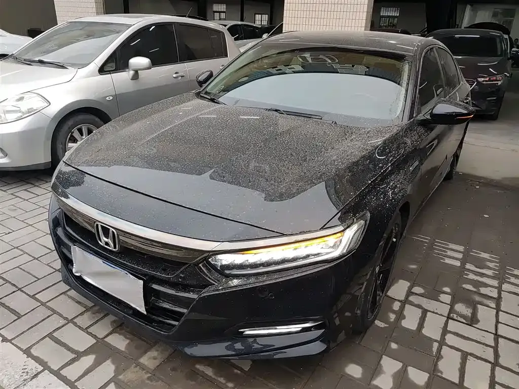 Honda Accord — фото 9