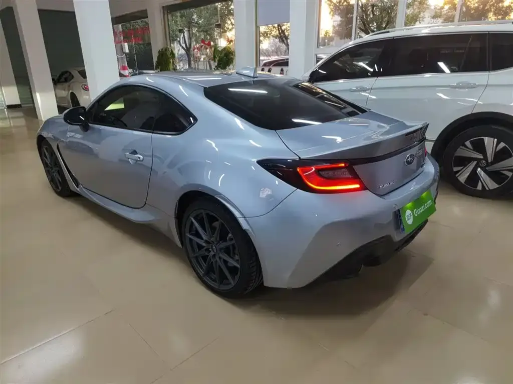Subaru BRZ 2023 из CN, фото 3