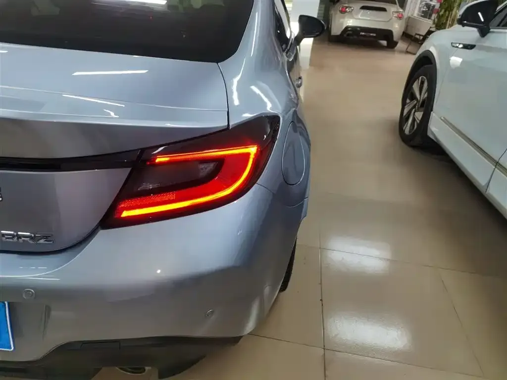 Subaru BRZ 2023 из CN, фото 6