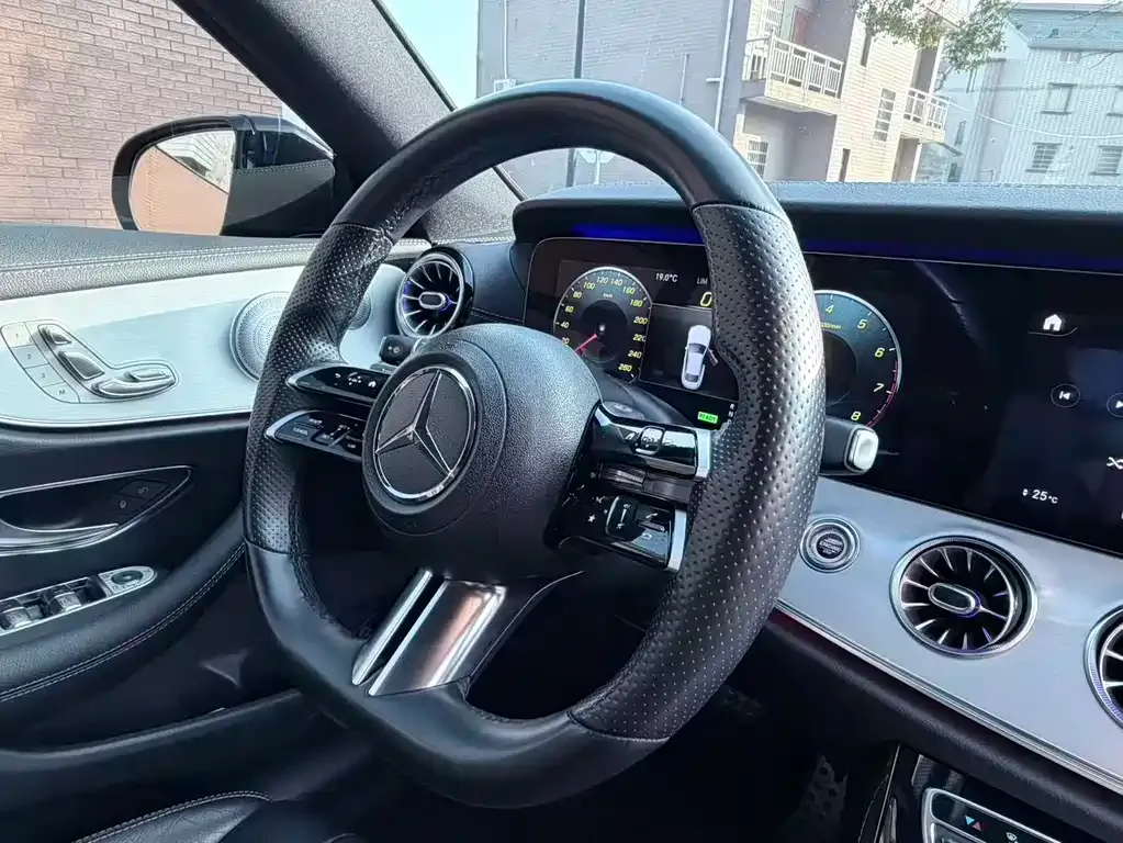 Mercedes-Benz E-Class (Import) — фото 9