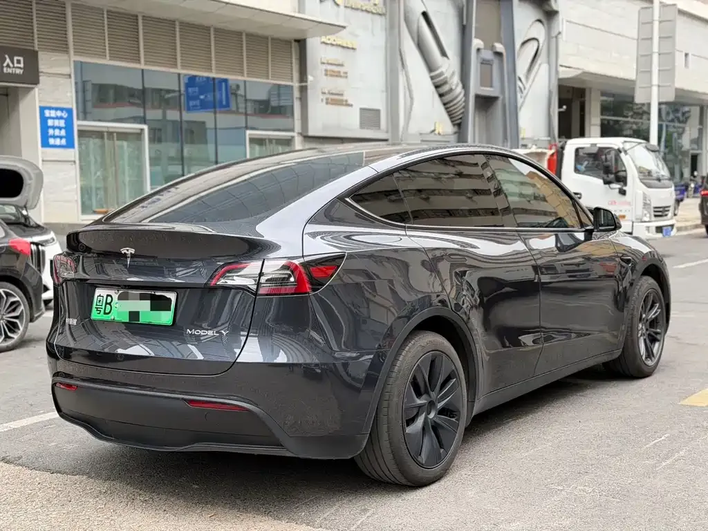 Tesla Model Y 2024 из CN, фото 10