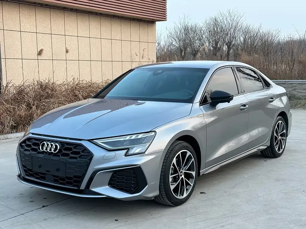 Audi A3 — фото 1