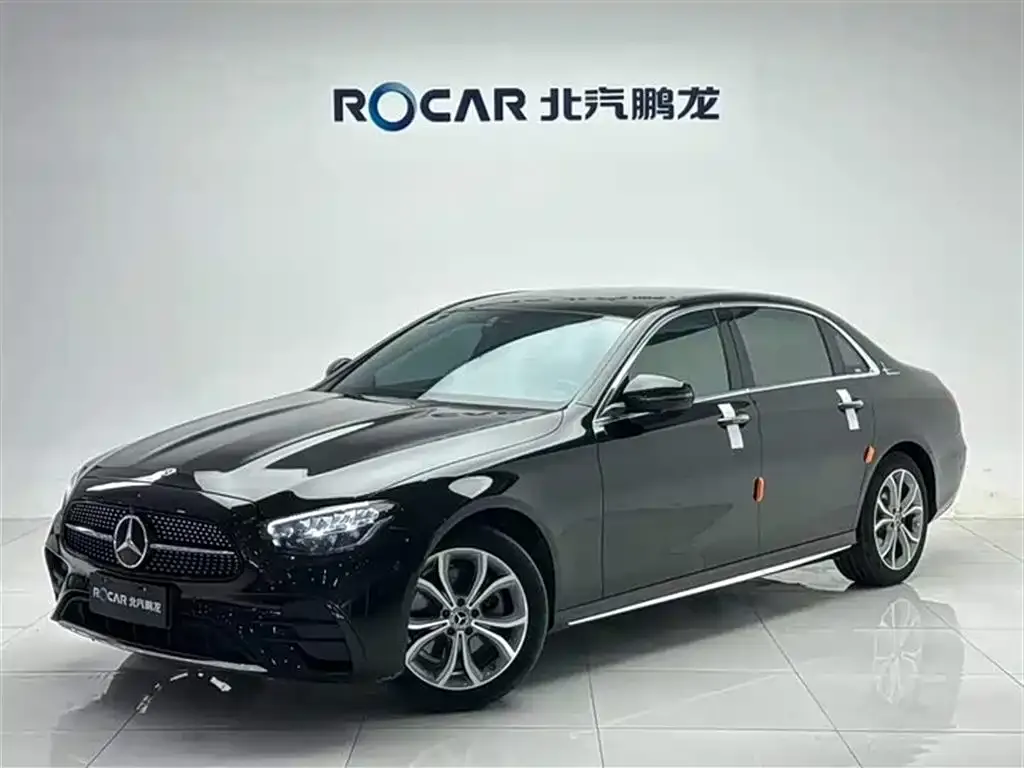 Mercedes-Benz E-Class — фото 1