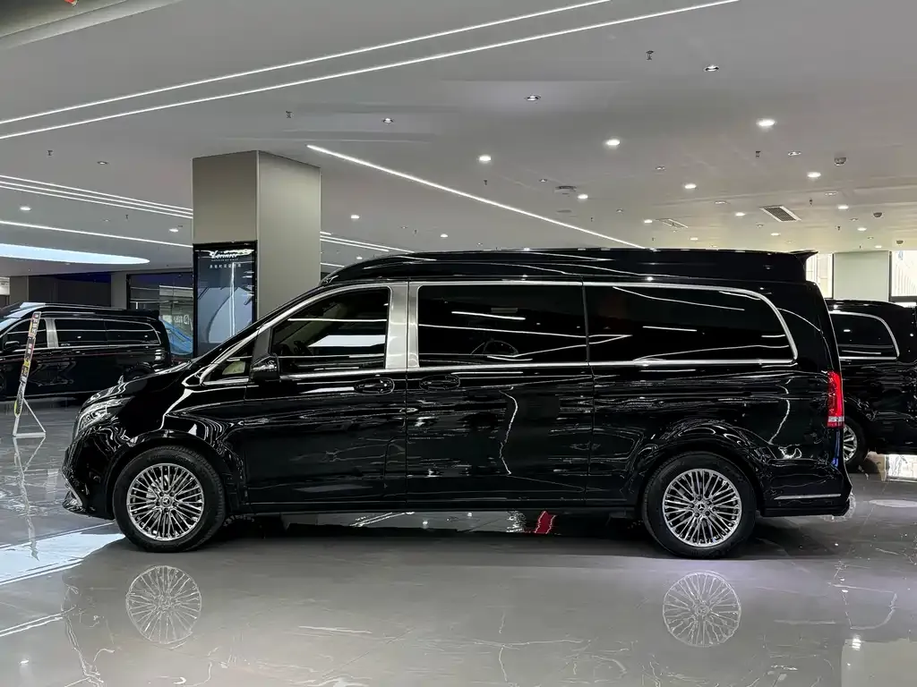 Mercedes-Benz V-Class — фото 10