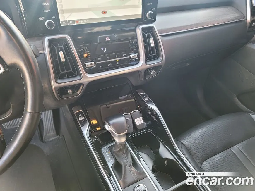 Kia Sorento — фото 6