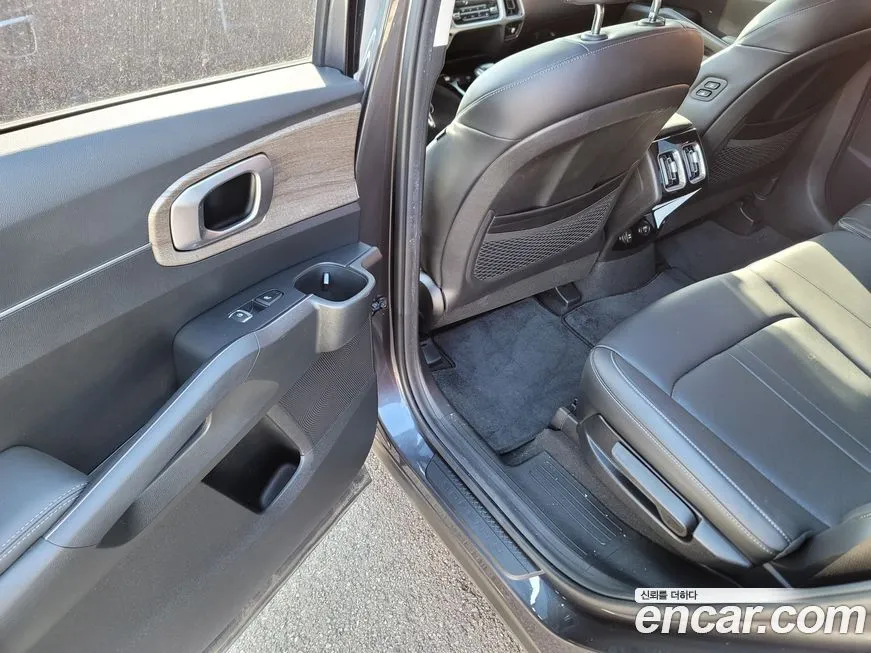 Kia Sorento — фото 9