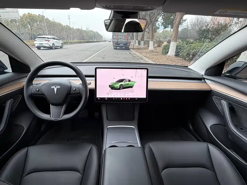 Tesla Model 3 — фото 5