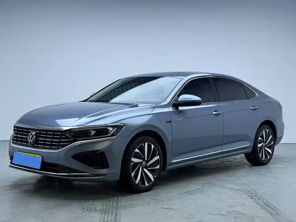 Volkswagen Passat — фото 1