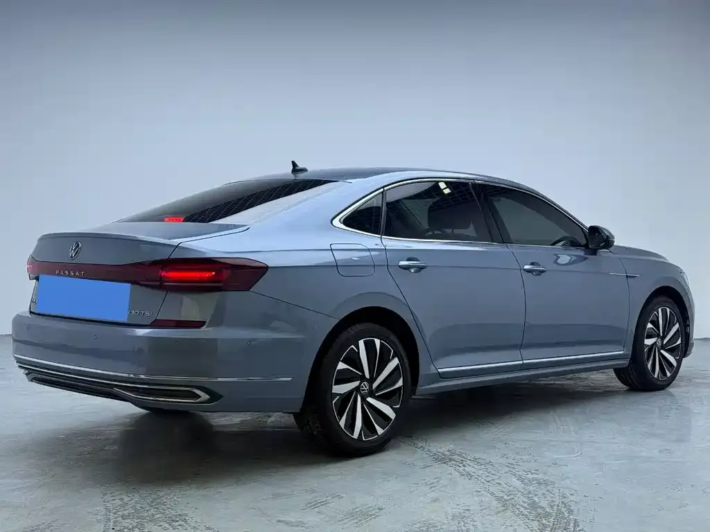 Volkswagen Passat — фото 7