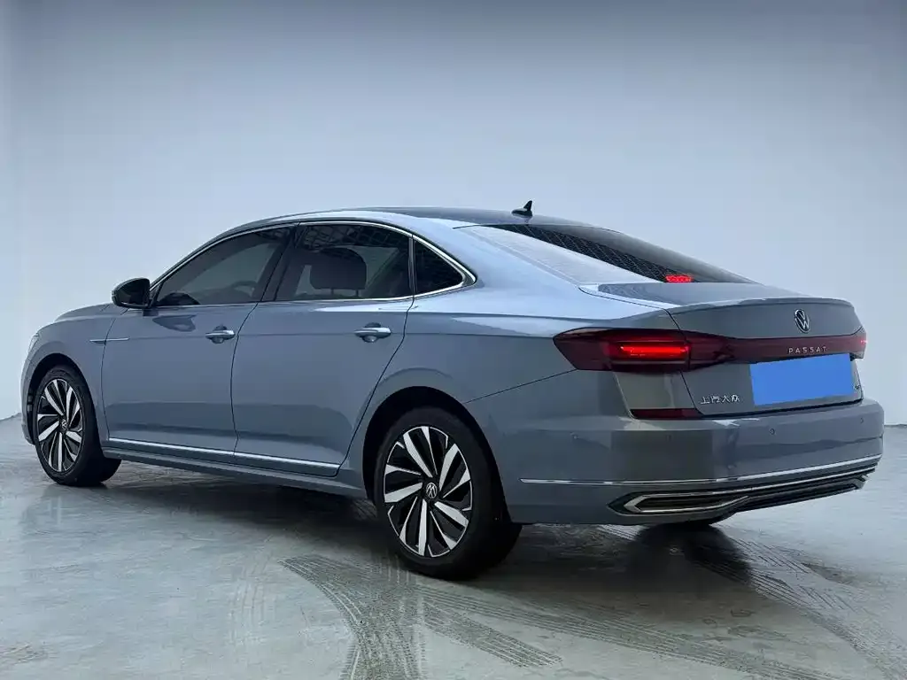 Volkswagen Passat — фото 3