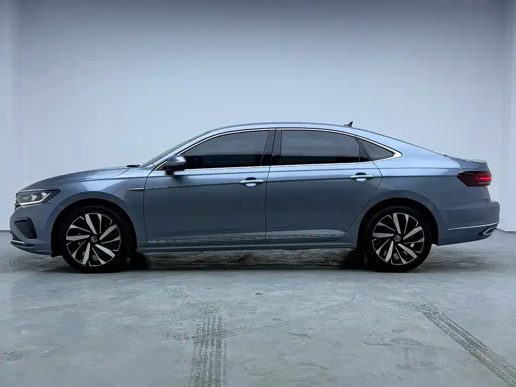 Volkswagen Passat — фото 6