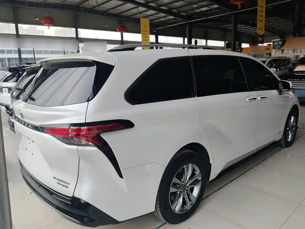 Toyota Sienna 2023 из CN, фото 7